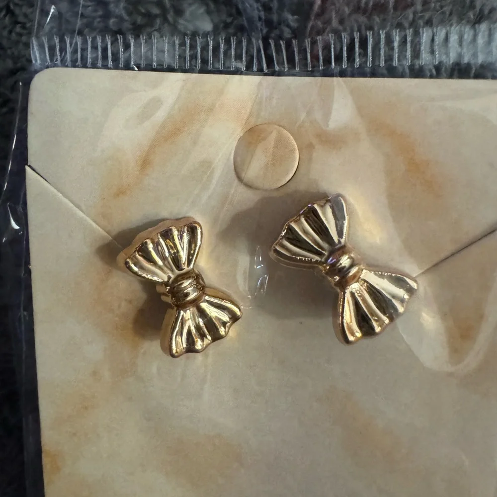 4 pairs of earrings BUNDLE New in pkg. Bows Strawberries zirconium & pin…